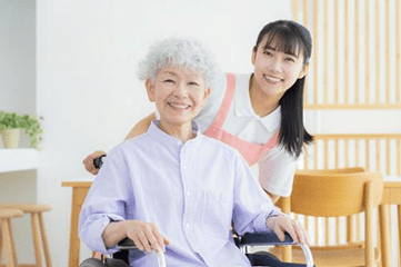 シニアを介護する人々